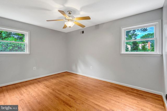 8603 JACKSON AVE, Manassas, VA 20110