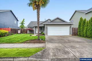 1145 Country Ln, Woodburn, OR 97071