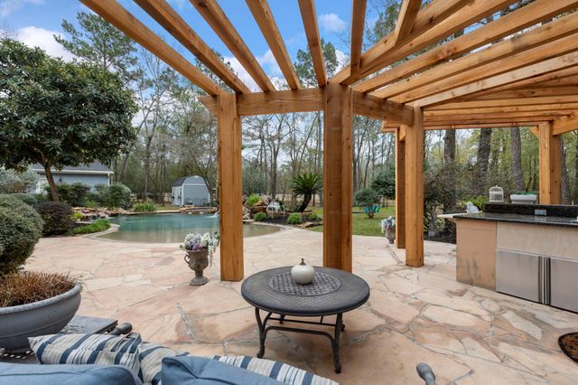 9511 Sendera Drive, Magnolia, TX 77354