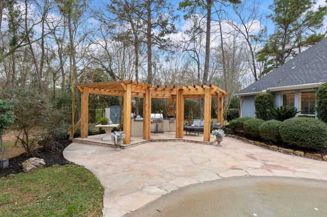 9511 Sendera Drive, Magnolia, TX 77354