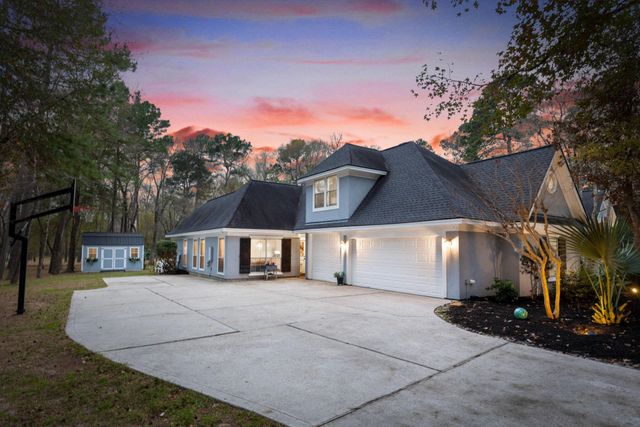 9511 Sendera Drive, Magnolia, TX 77354