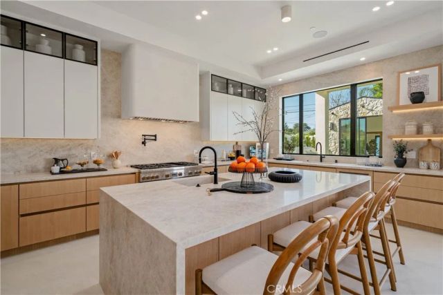 4941 Nagle Avenue, Sherman Oaks, CA 91423