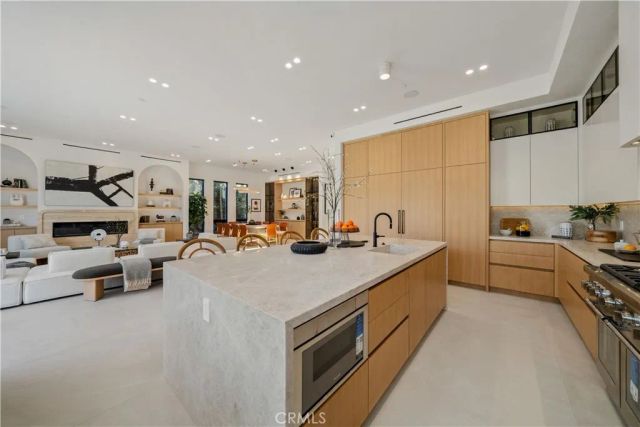 4941 Nagle Avenue, Sherman Oaks, CA 91423