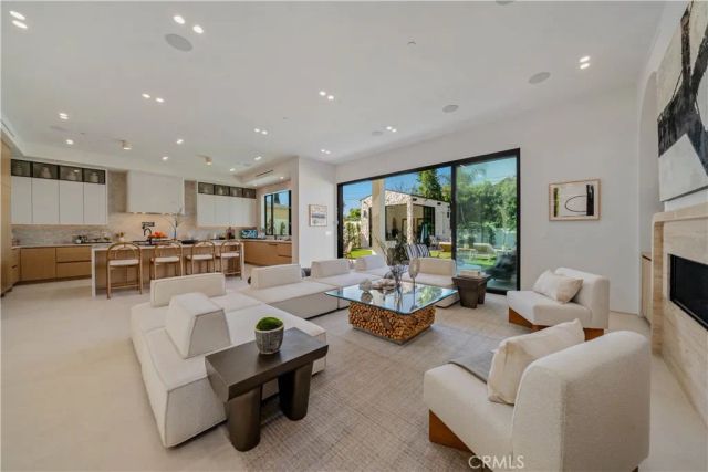 4941 Nagle Avenue, Sherman Oaks, CA 91423