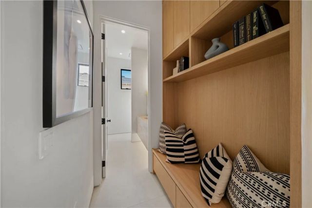 4941 Nagle Avenue, Sherman Oaks, CA 91423