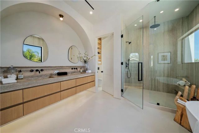 4941 Nagle Avenue, Sherman Oaks, CA 91423