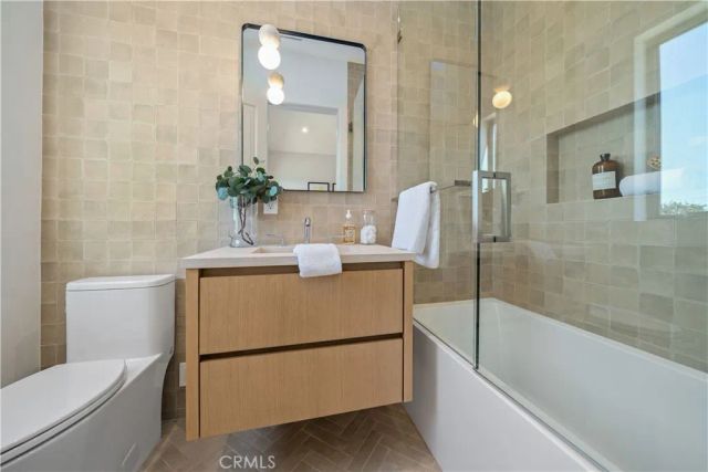 4941 Nagle Avenue, Sherman Oaks, CA 91423