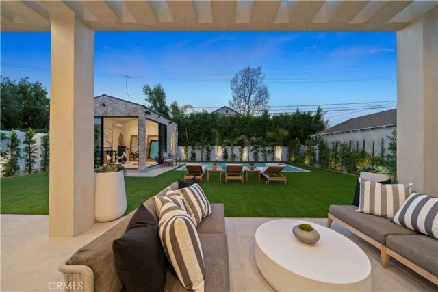 4941 Nagle Avenue, Sherman Oaks, CA 91423