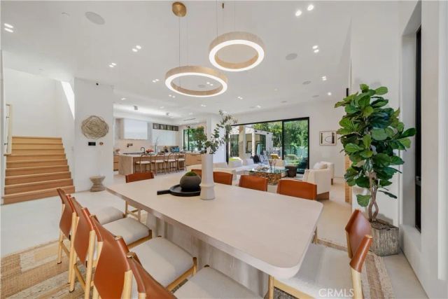 4941 Nagle Avenue, Sherman Oaks, CA 91423