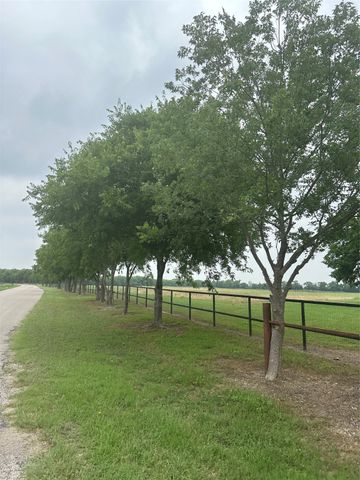 4611 Stout Road, Midlothian, TX 76065