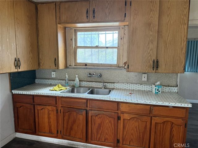 11402 Basye, El Monte, CA 91732