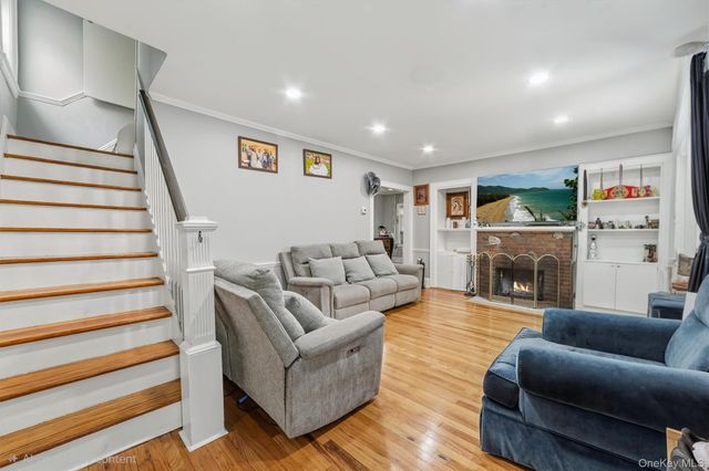 218 Sedgwick Avenue, Yonkers, NY 10705