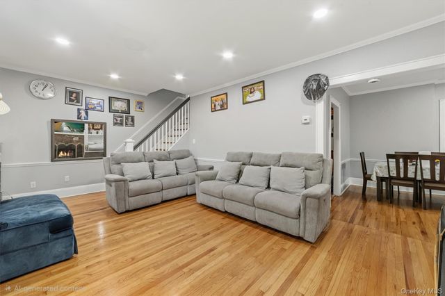 218 Sedgwick Avenue, Yonkers, NY 10705
