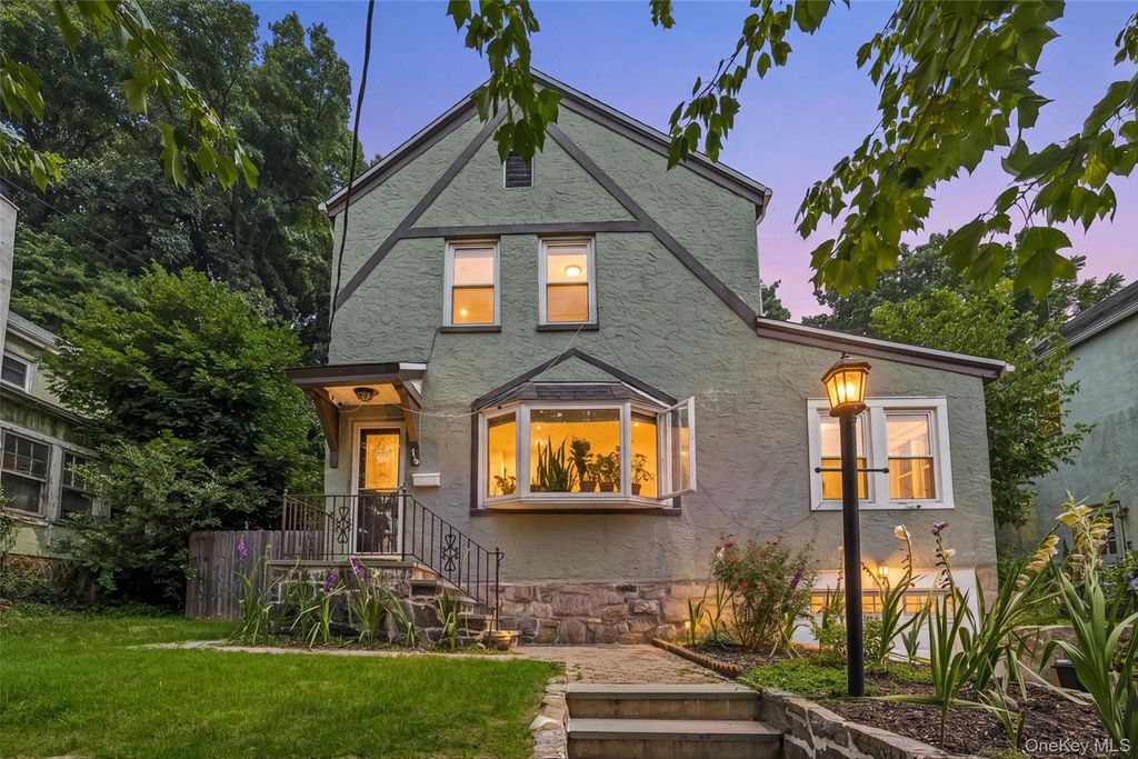 218 Sedgwick Avenue, Yonkers, NY 10705 — photo 2