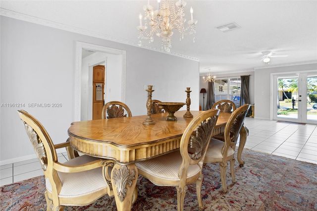 570 Royal Poinciana Ct, Weston, FL 33326