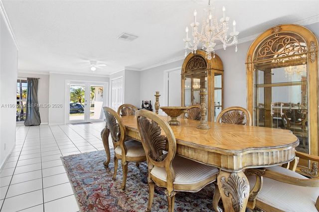 570 Royal Poinciana Ct, Weston, FL 33326