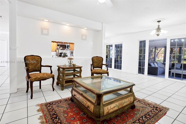 570 Royal Poinciana Ct, Weston, FL 33326