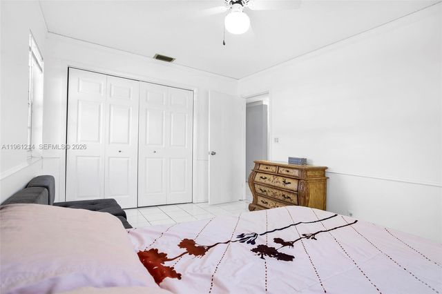 570 Royal Poinciana Ct, Weston, FL 33326