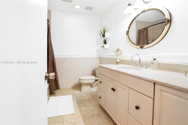 570 Royal Poinciana Ct, Weston, FL 33326