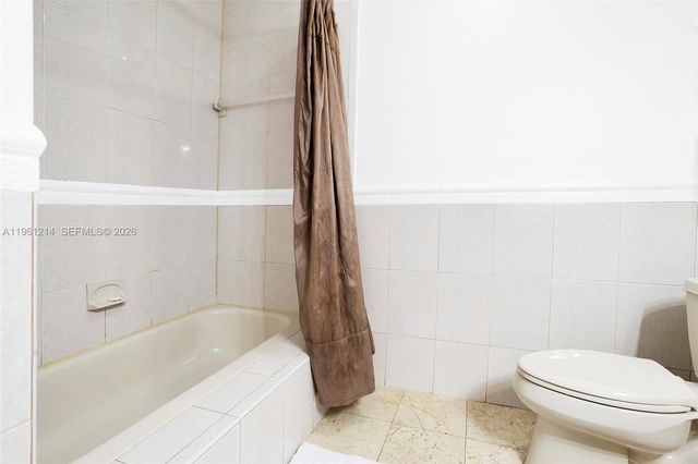 570 Royal Poinciana Ct, Weston, FL 33326