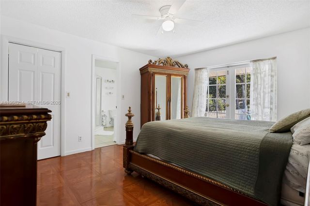 570 Royal Poinciana Ct, Weston, FL 33326