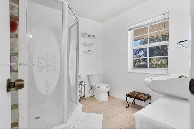 570 Royal Poinciana Ct, Weston, FL 33326