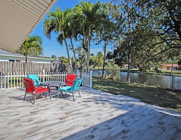 570 Royal Poinciana Ct, Weston, FL 33326