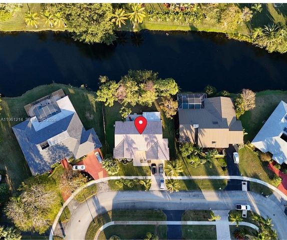 570 Royal Poinciana Ct, Weston, FL 33326