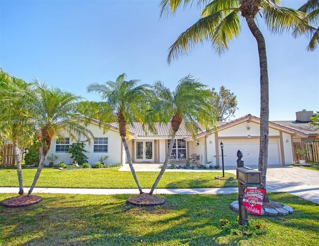 570 Royal Poinciana Ct, Weston, FL 33326