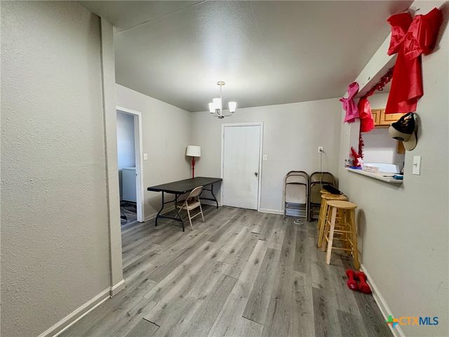 1510 E Mimosa Avenue, Victoria, TX 77901