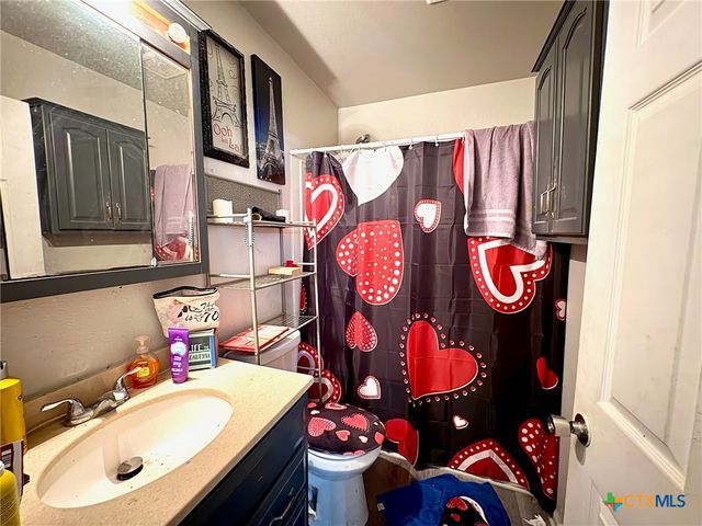 1510 E Mimosa Avenue, Victoria, TX 77901