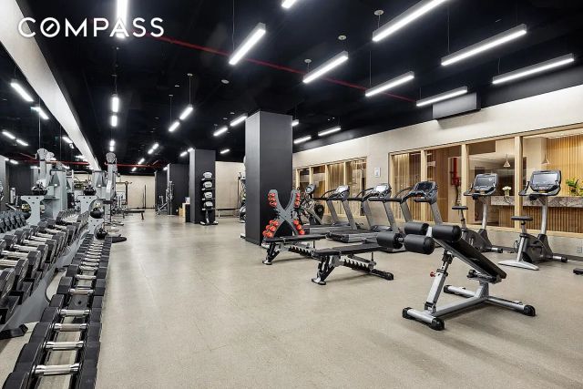 100 Barclay Street 21AD, New York City, NY 10007