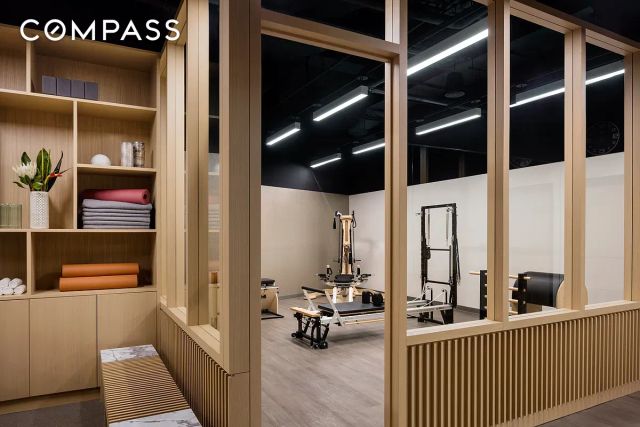 100 Barclay Street 21AD, New York City, NY 10007