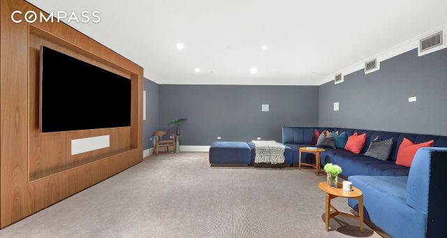 100 Barclay Street 21AD, New York City, NY 10007