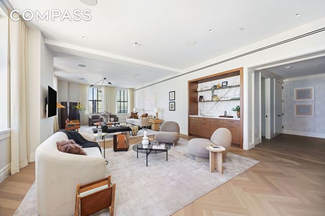 100 Barclay Street 21AD, New York City, NY 10007