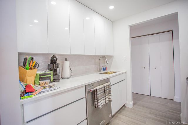 230 W Broadway, Long Beach, NY 11561