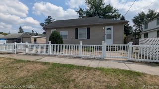913 Boston Avenue, Waterford, MI 48328