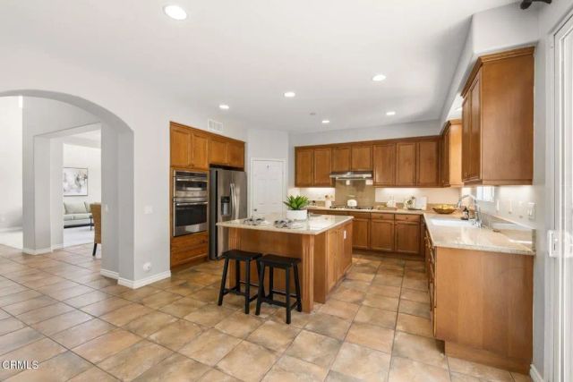 675 Charleston Place, Ventura, CA 93004