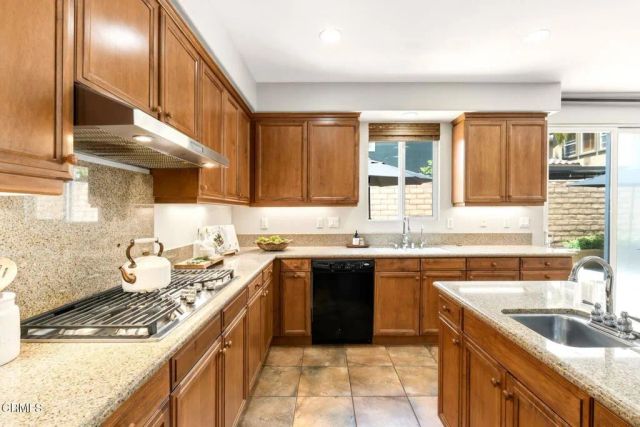 675 Charleston Place, Ventura, CA 93004