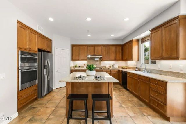 675 Charleston Place, Ventura, CA 93004