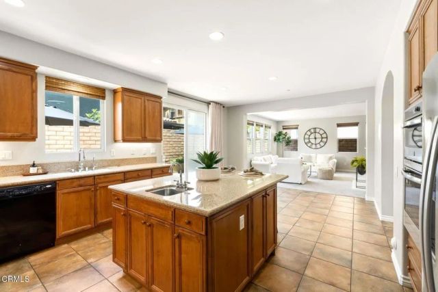675 Charleston Place, Ventura, CA 93004