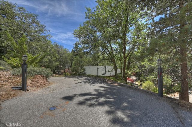 707 Briar Lane, Green Valley Lake, CA 92341