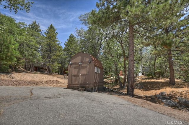 707 Briar Lane, Green Valley Lake, CA 92341