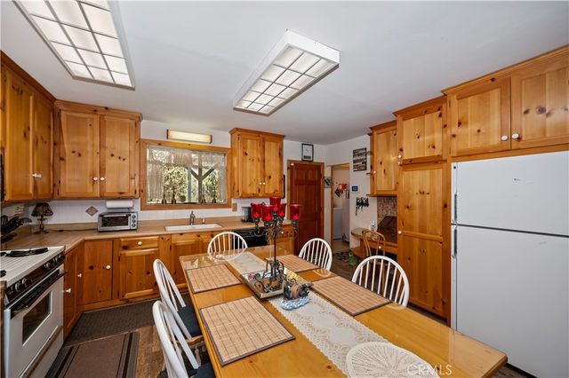 707 Briar Lane, Green Valley Lake, CA 92341