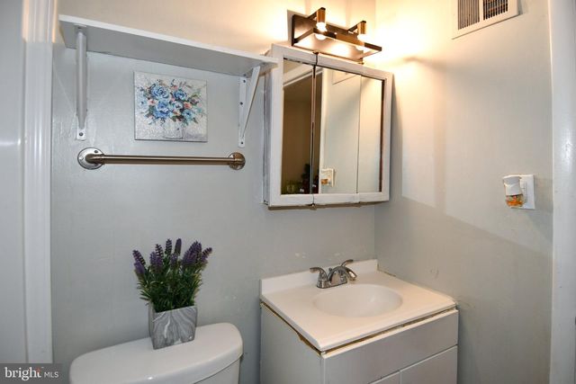 8618 LIBERIA AVE, Manassas, VA 20110