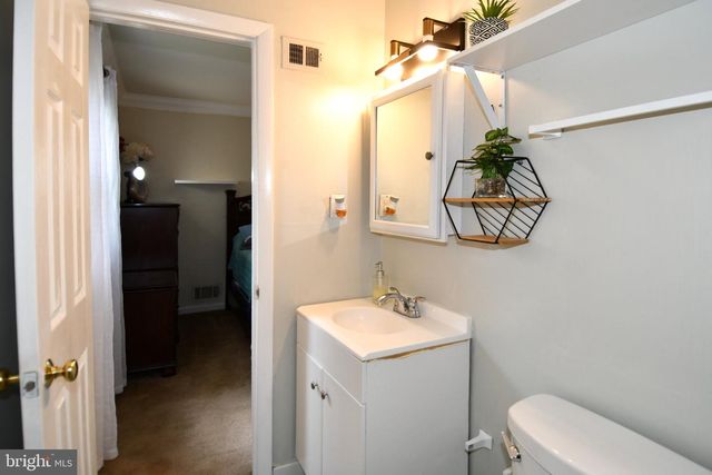 8618 LIBERIA AVE, Manassas, VA 20110