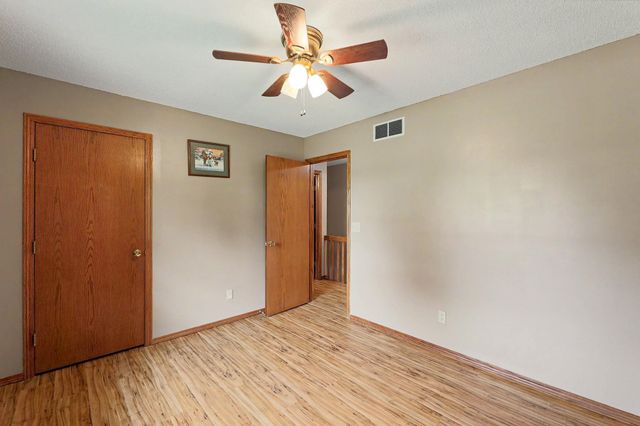 9809 S Laura St, Haysville, KS 67060