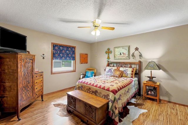 9809 S Laura St, Haysville, KS 67060
