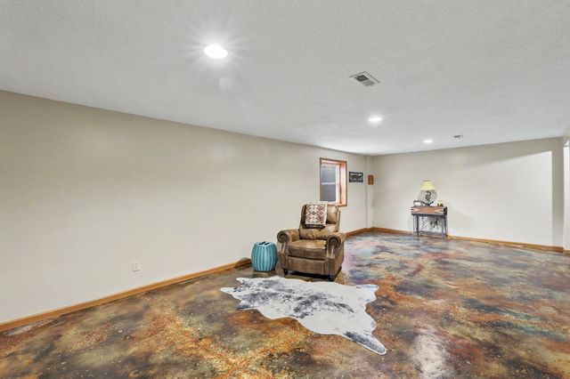9809 S Laura St, Haysville, KS 67060