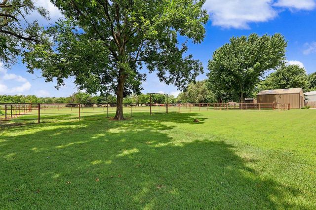 9809 S Laura St, Haysville, KS 67060